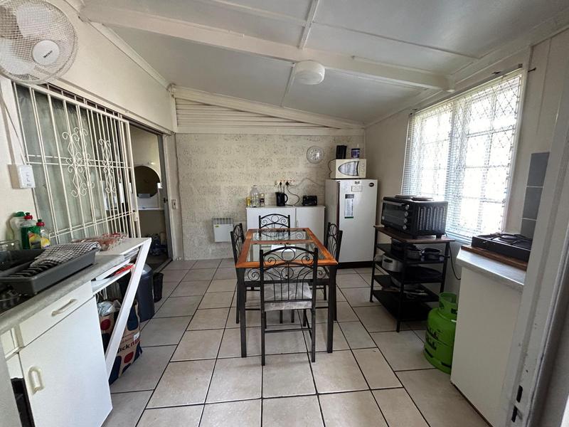 To Let 1 Bedroom Property for Rent in Sunnyside Eastern Cape